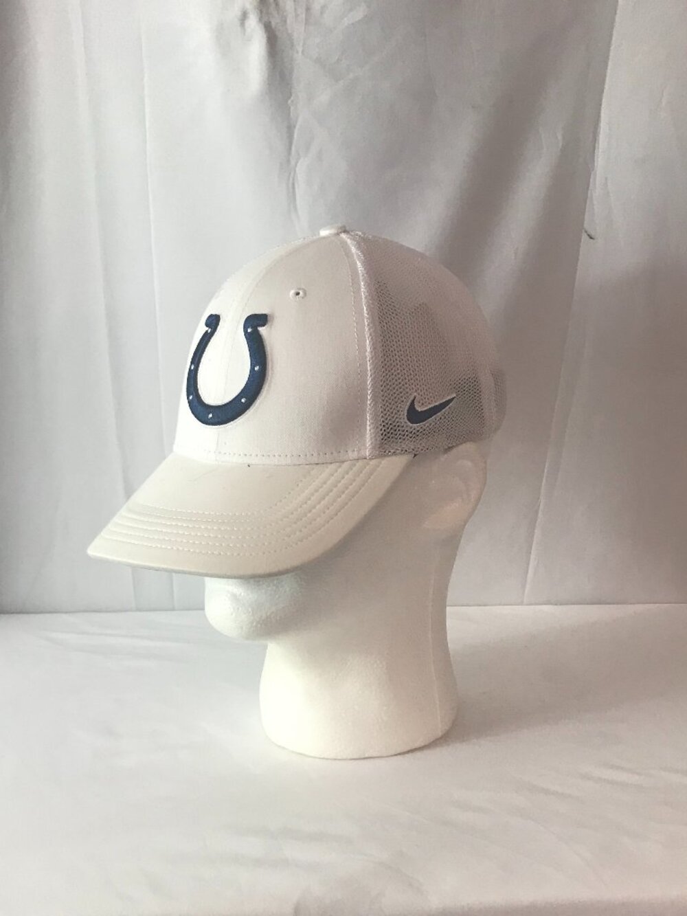 Nike Indianapolis Colts NFL Curved Bill S/M Athletic Sport Cut Cap/Hat